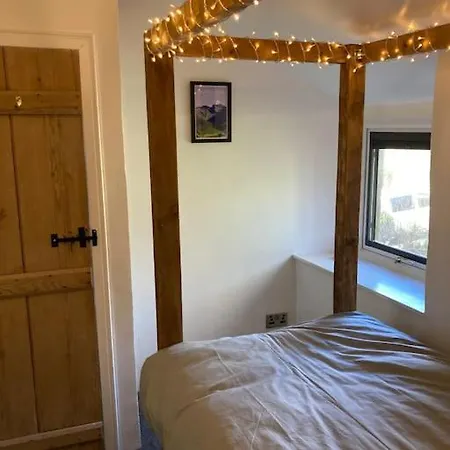 Leven's Rest - 2 Bed Maisonette Apartment *