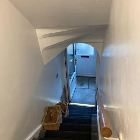 Leven's Rest - 2 Bed Maisonette Backbarrow